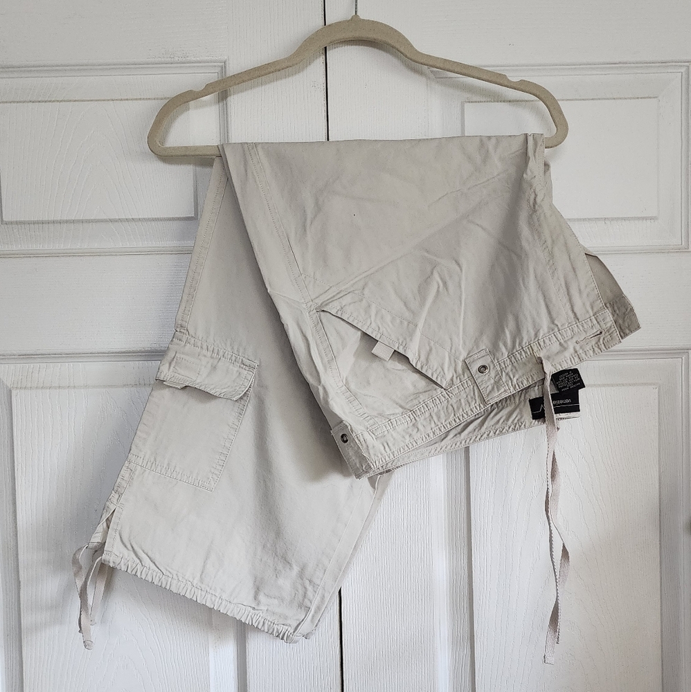 Venezia light tan capri pants